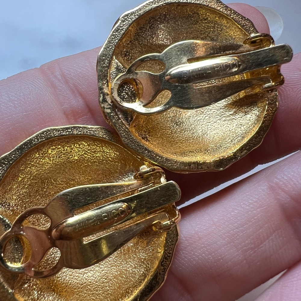 Vintage Nina Ricci Gold Tone Rosette Clip-On Earrings Sculptural Statement - Picture 4 of 5